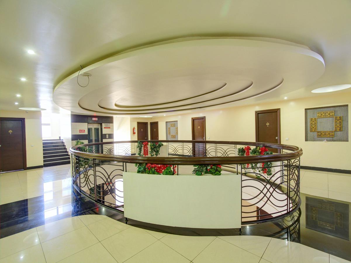 Oyo 8892 Kadambari Regency Hotel Angamali Buitenkant foto