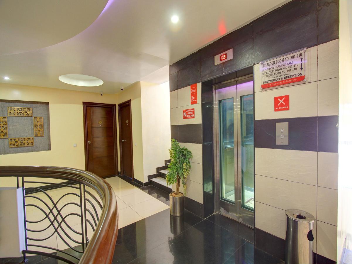 Oyo 8892 Kadambari Regency Hotel Angamali Buitenkant foto