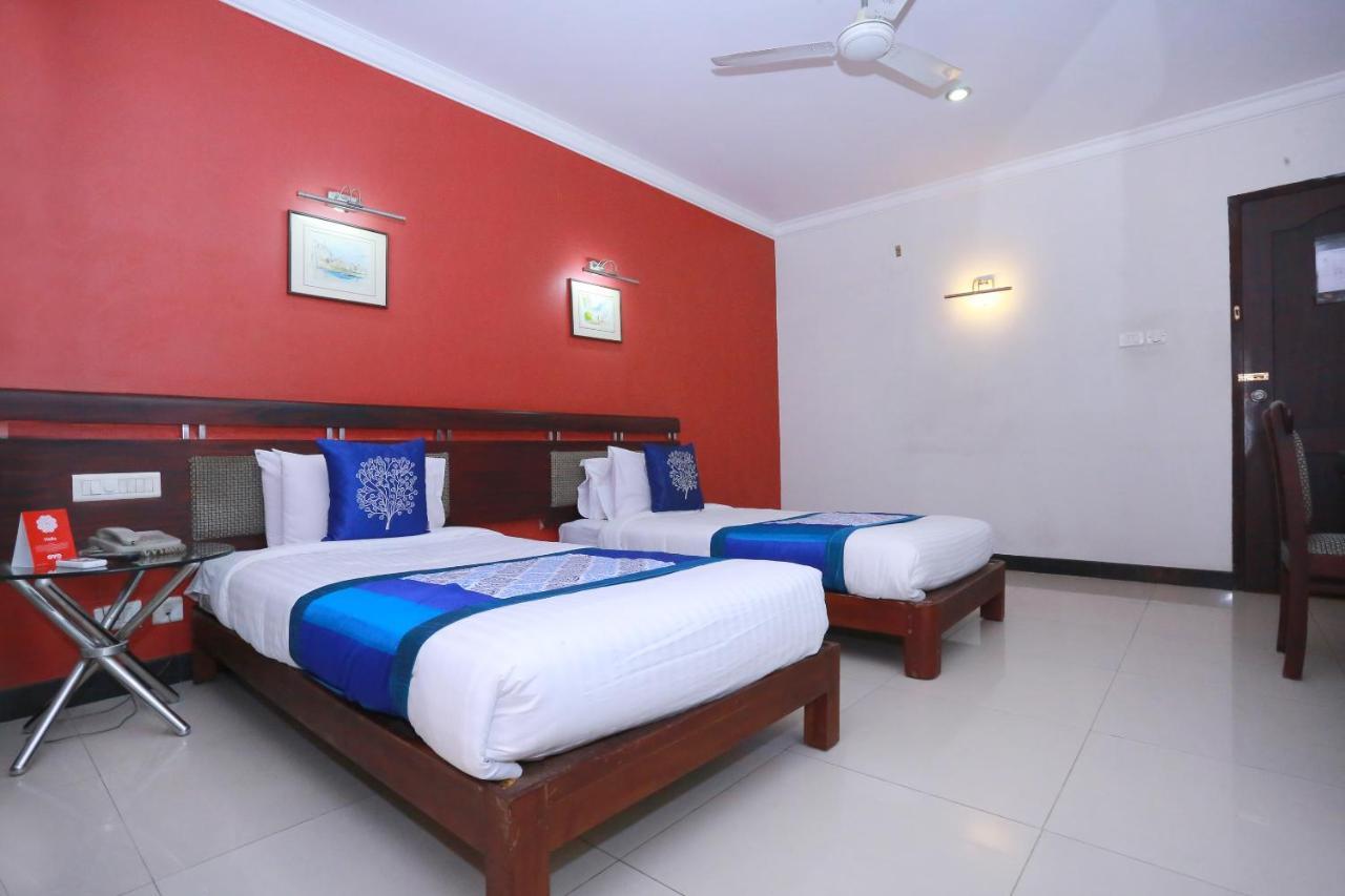 Oyo 8892 Kadambari Regency Hotel Angamali Buitenkant foto